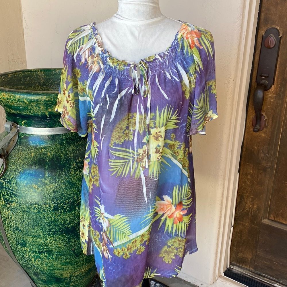 Tropical print lite weight pullover top with elastic neck size L